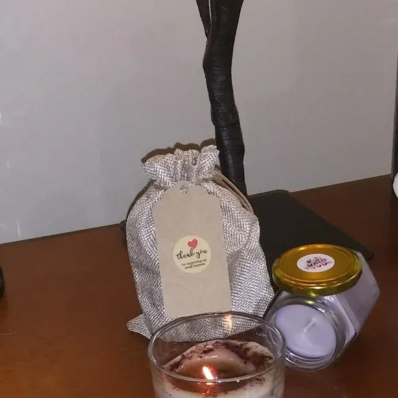 100% HOME MADE ESSENTIAL CANDLES - Picture 2 of 3